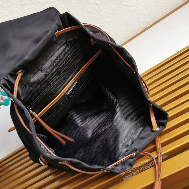 prada女包 普拉達專櫃最新款 1BZ064 Prada女士尼龍皮革背包 prada雙肩包  pyd2095
